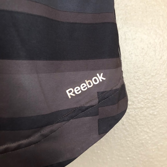 Reebok - Picture 2 of 5